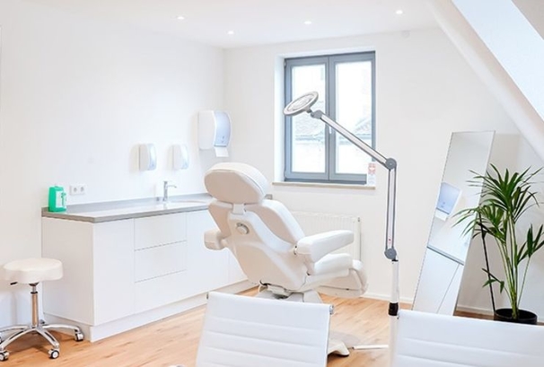 Praxis Haartransplantation Ingolstadt, AEZ Hair